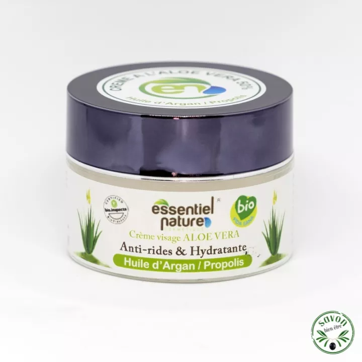 Organic moisturizing face cream with aloe vera, argan oil and propolis