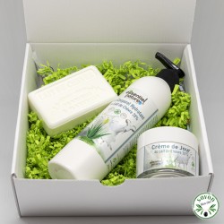 Gift box organic goat milk and aloe vera organic