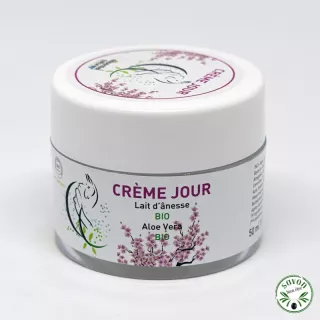 Crema diurna con latte di culo biologico e aloe vera biologica profumata con fiore di ciliegio.